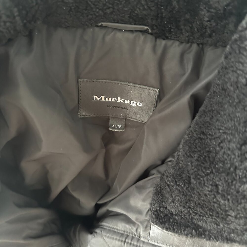 Mackage Long Down Parka – XS – Luxe Winter Essential - Picture 4 of 9